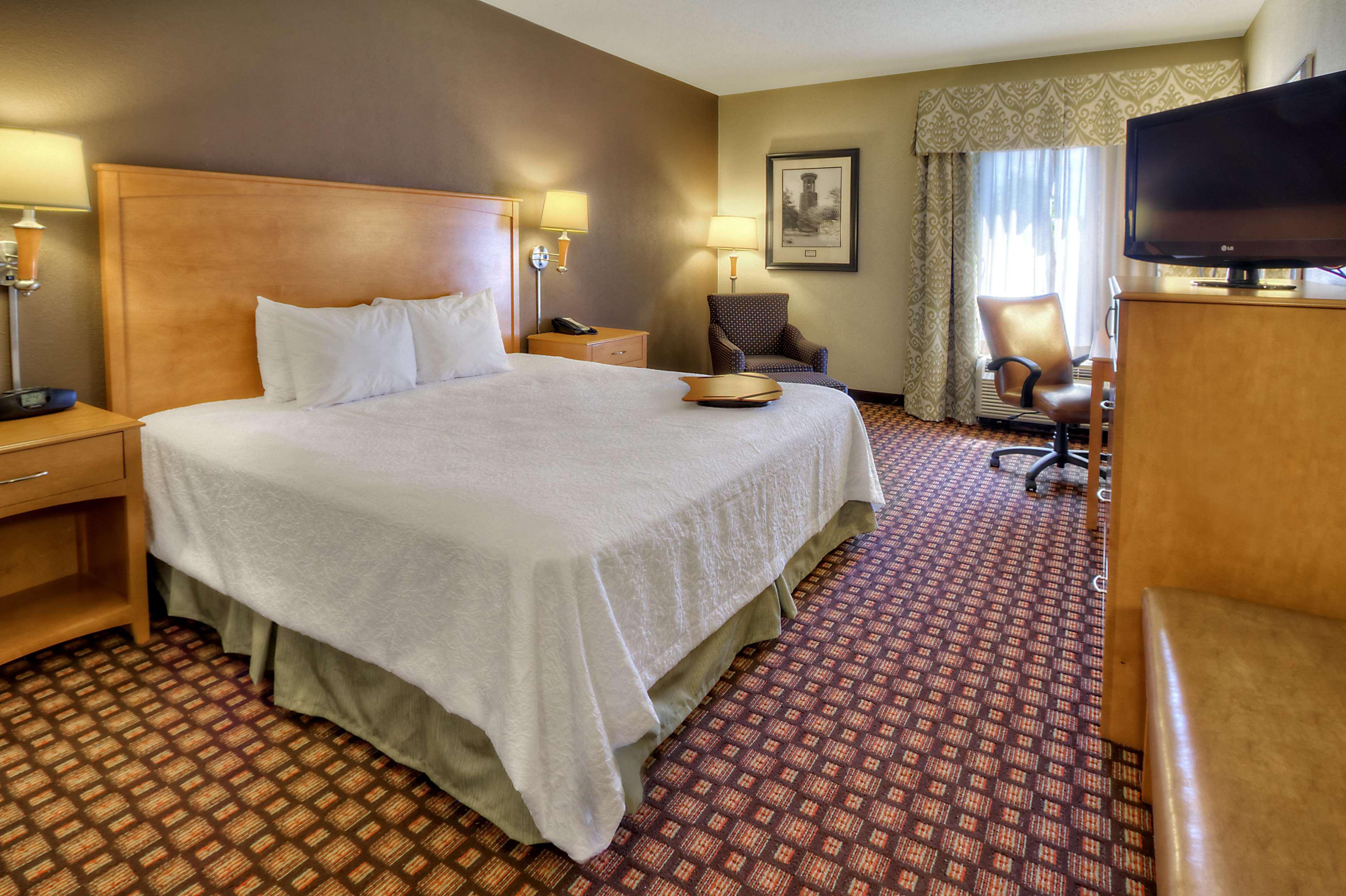 Hampton Inn&Suites Nashville-Vanderbilt-Elliston Place Exterior foto