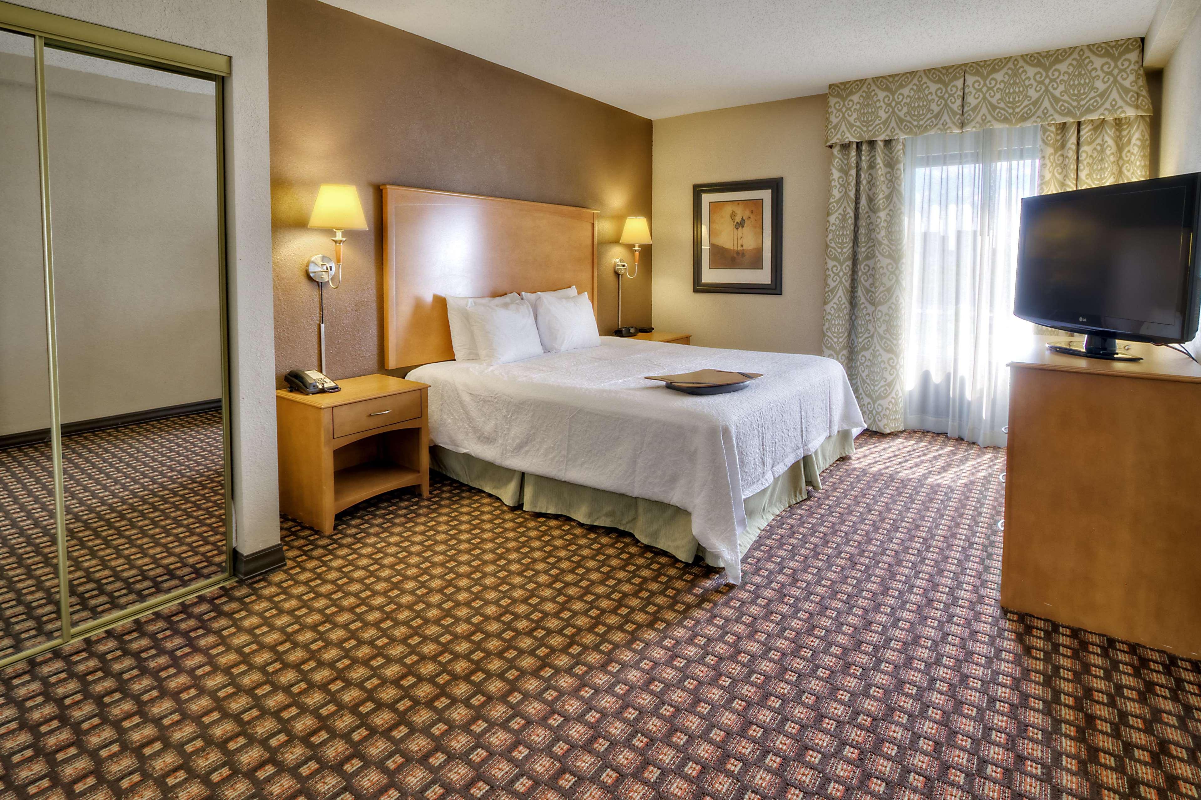 Hampton Inn&Suites Nashville-Vanderbilt-Elliston Place Exterior foto