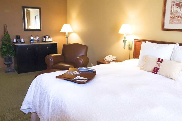 Hampton Inn&Suites Nashville-Vanderbilt-Elliston Place Exterior foto